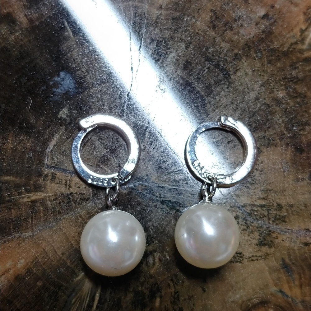 🎀 Pearl Drop Hoop Silver Earrings NEW ~Price FIRM - Picture 2 of 8